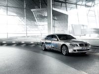 BMW Hydrogen 7 (2008) - picture 1 of 6
