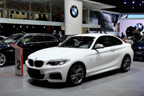 BMW M235i Geneva (2014) - picture 1 of 3