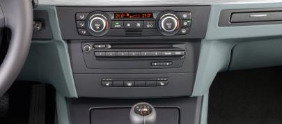 BMW M3 Sedan (2008) - picture 12 of 18