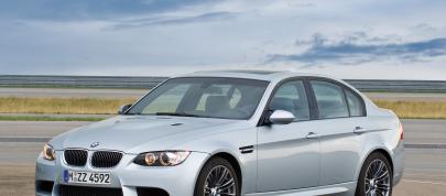 BMW M3 Sedan (2008) - picture 15 of 18