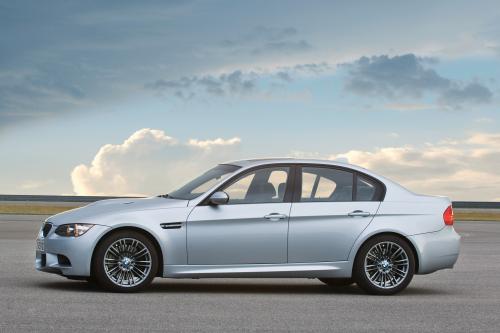 BMW M3 Sedan (2008) - picture 17 of 18