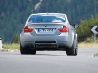 BMW M3 Sedan (2008) - picture 3 of 18