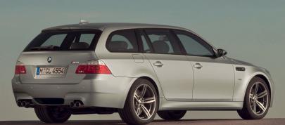 BMW M5 Touring (2007) - picture 7 of 9