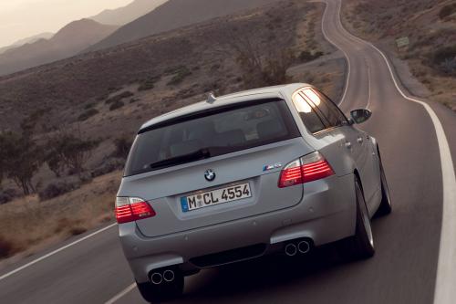 BMW M5 Touring (2007) - picture 8 of 9