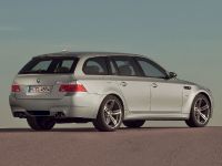 BMW M5 Touring (2007) - picture 7 of 9