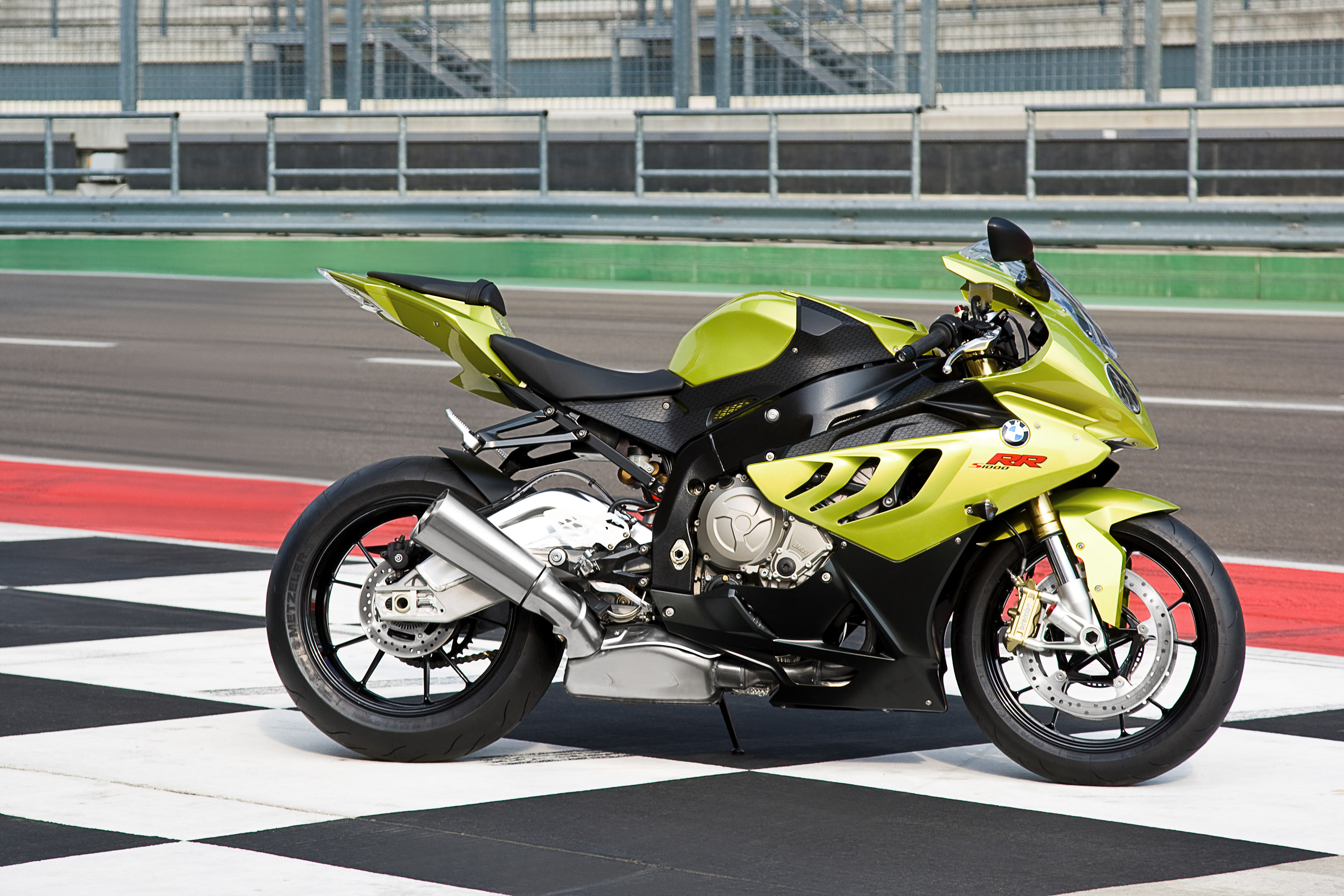 BMW S 1000 RR sportbike