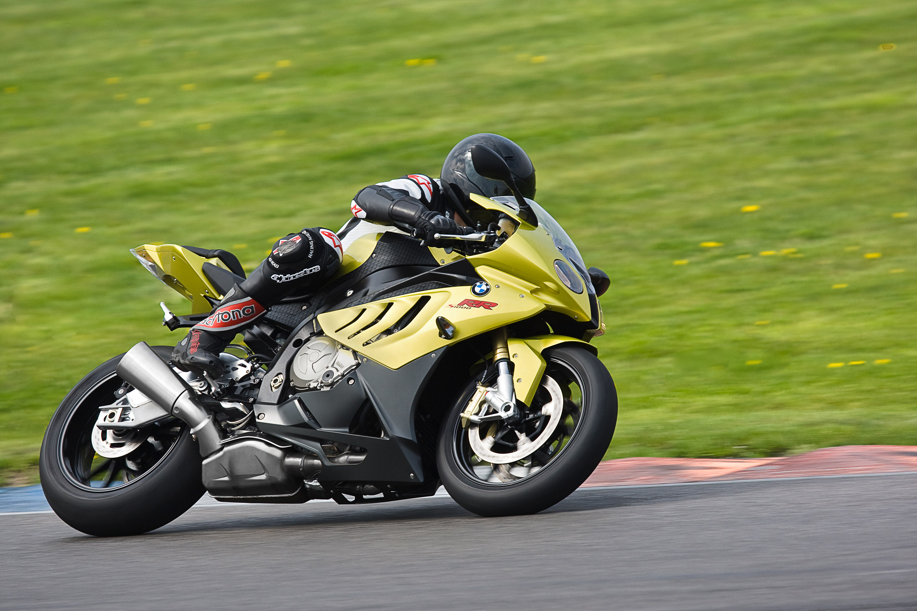 BMW S 1000 RR sportbike