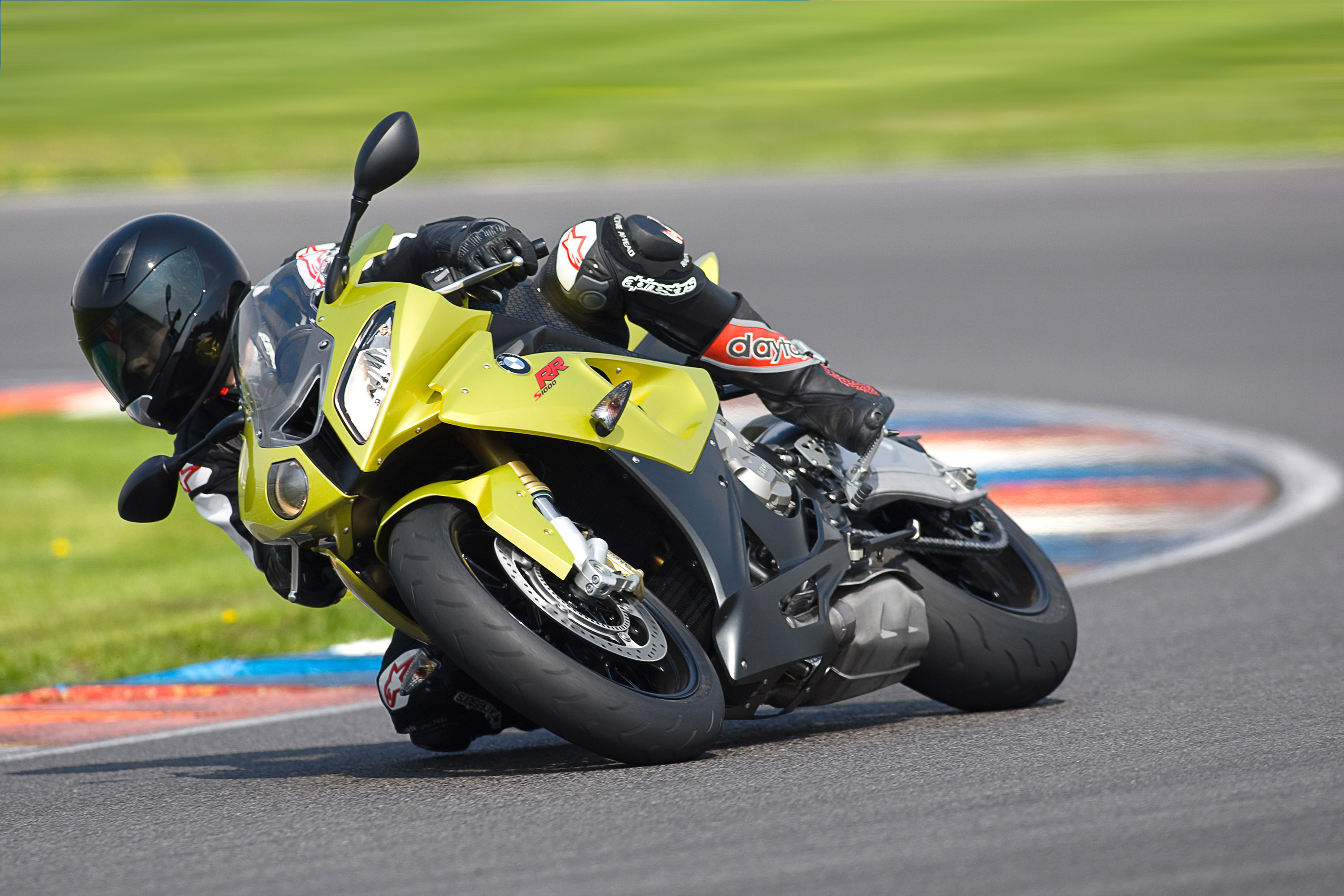 BMW S 1000 RR sportbike