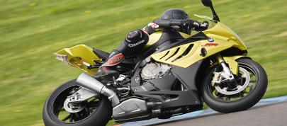 BMW S 1000 RR sportbike (2009) - picture 20 of 24