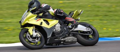 BMW S 1000 RR sportbike (2009) - picture 23 of 24