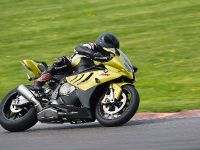 BMW S 1000 RR sportbike (2009) - picture 19 of 24