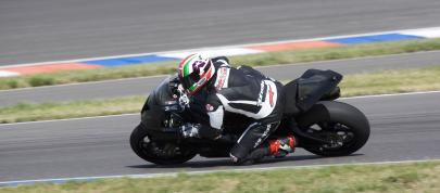 BMW S 1000 RR (2008) - picture 4 of 6