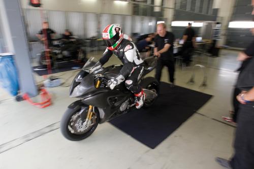 BMW S 1000 RR (2008) - picture 1 of 6