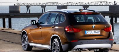 BMW X1 (2009) - picture 12 of 83