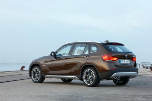BMW X1 (2009) - picture 9 of 83