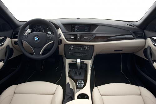 BMW X1 (2009) - picture 17 of 83