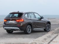 BMW X1 (2009) - picture 8 of 83