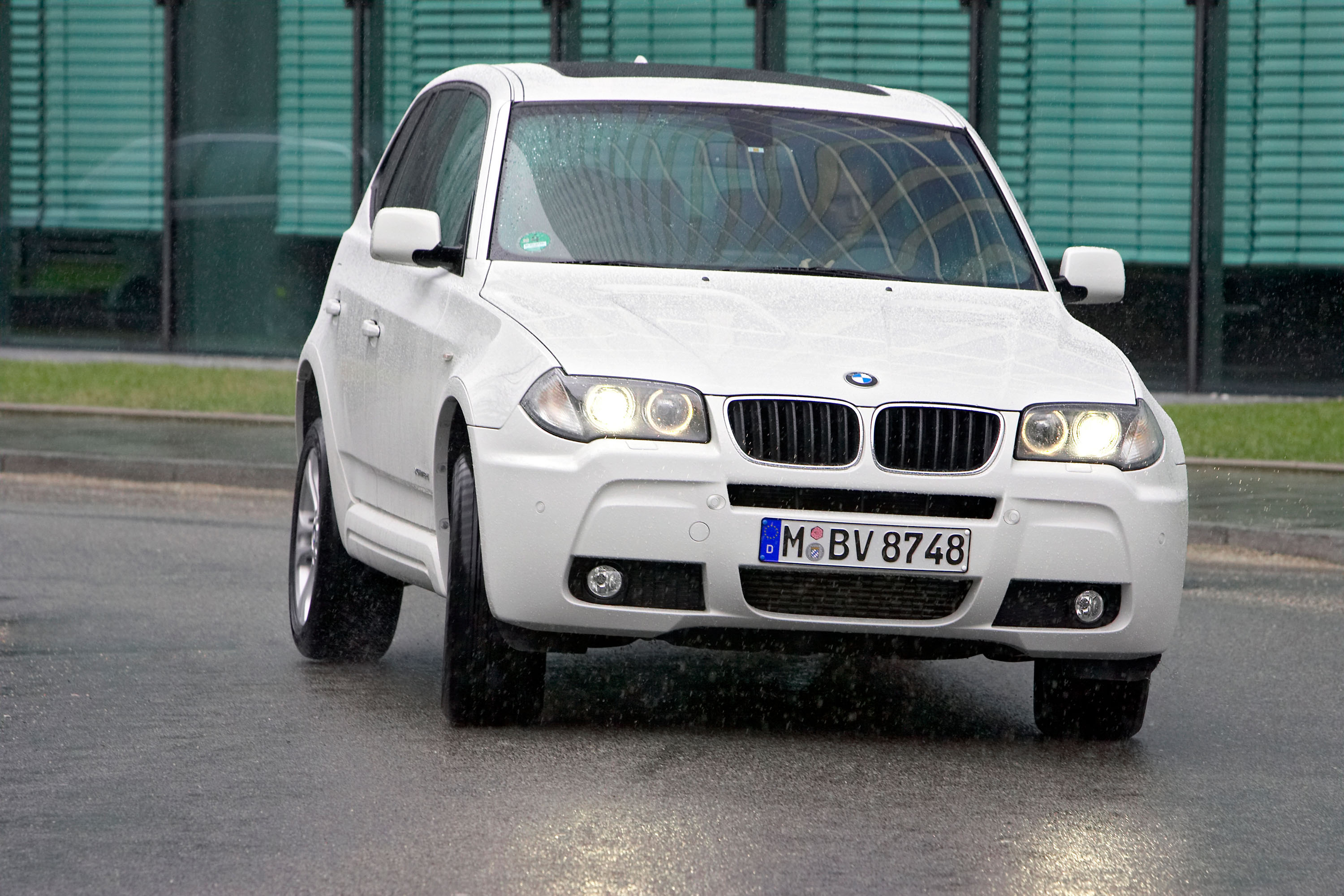 Бмв х3 е83 двигателя. БМВ x3 2006. БМВ х3 е83. BMW x3 e83 2005. BMW x3 e83 дорестайл.