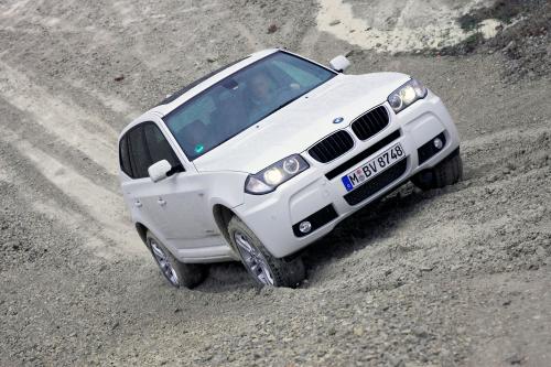 BMW X3 xDrive18d (2009) - picture 16 of 24