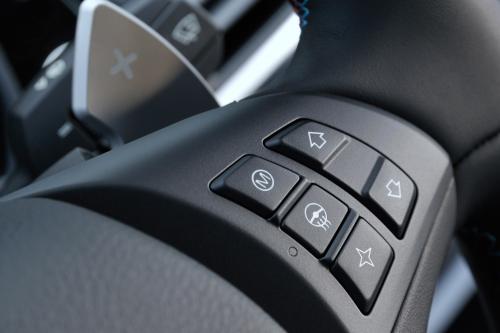 BMW X5 M (2010) - picture 17 of 25