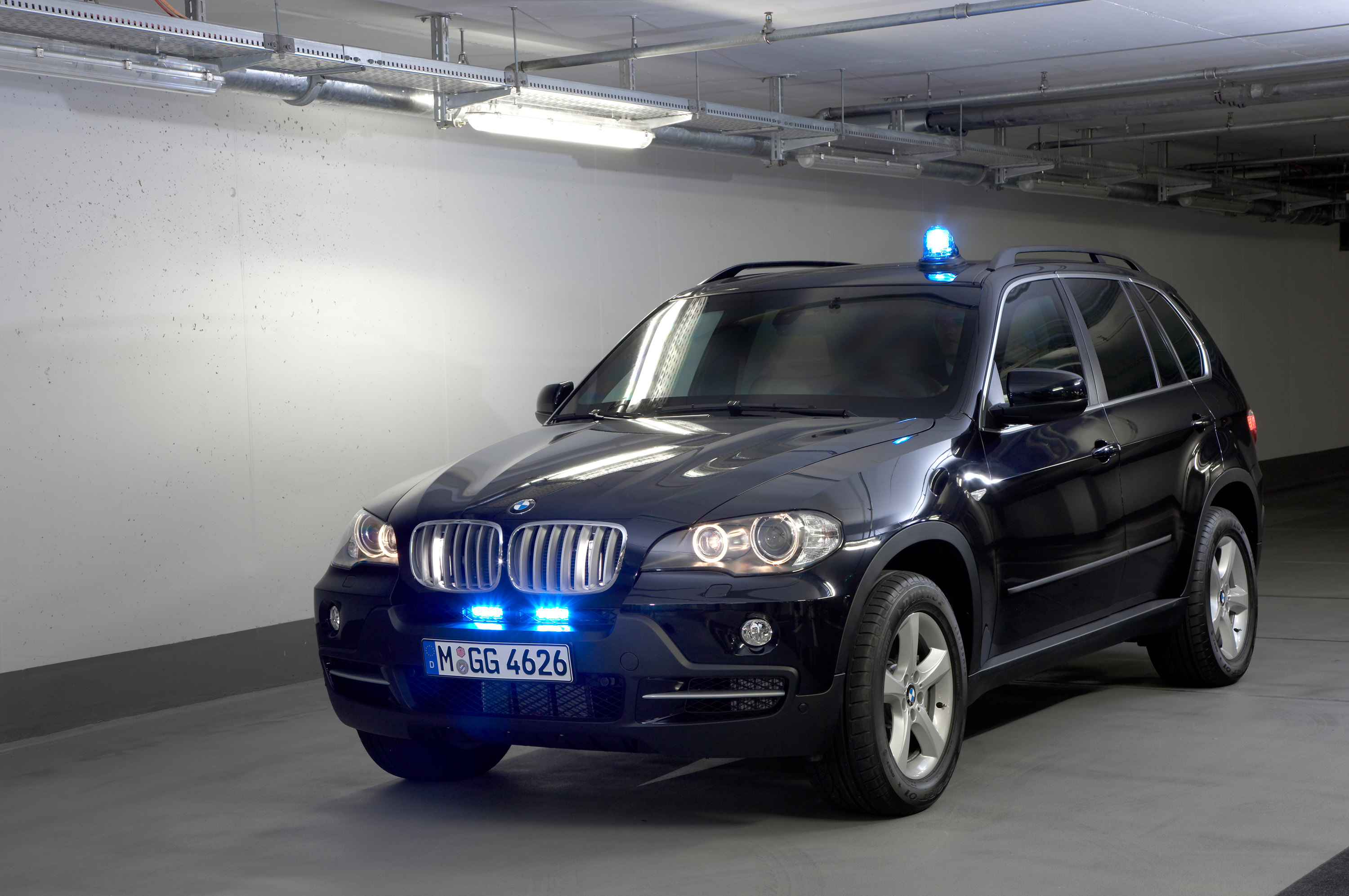 Продажа бмв в россии. BMW e70. BMW джип x5. БМВ 5 джип. BMW x5 Security Plus.