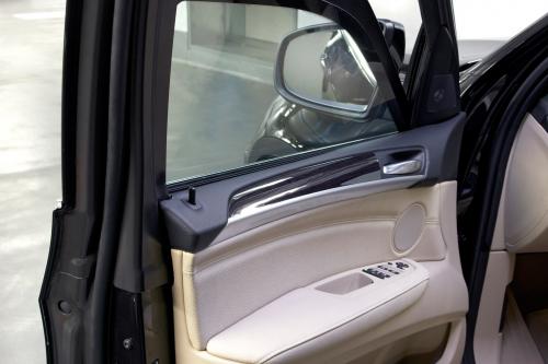 BMW X5 Security Plus (2009) - picture 24 of 35