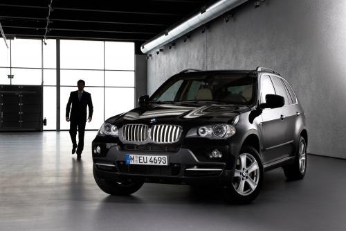 BMW X5 Security Plus (2009) - picture 33 of 35