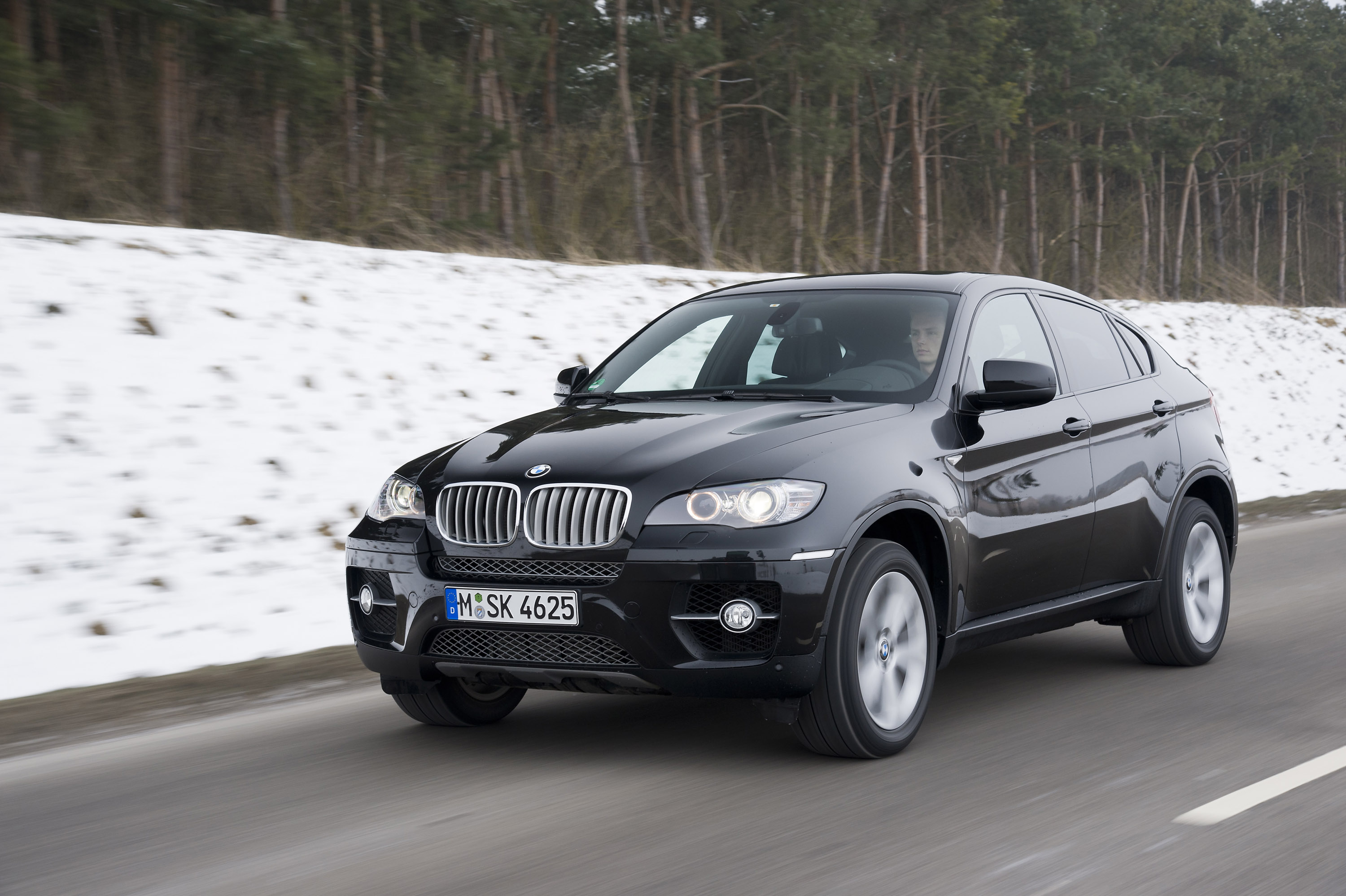 Bmw x6 стоит