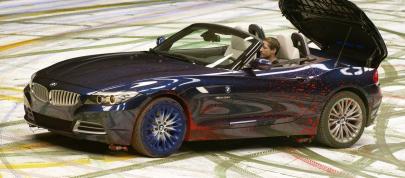 BMW Z4 - An Expression of Joy (2009) - picture 4 of 6