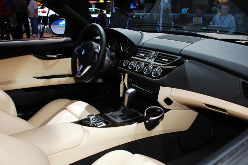 BMW Z4 sDrive30i Detroit (2009) - picture 8 of 8