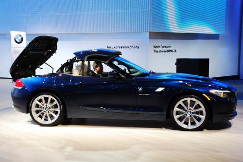 BMW Z4 sDrive35i Detroit (2009) - picture 8 of 9