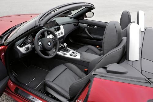 BMW Z4 sDrive35is (2011) - picture 1 of 20