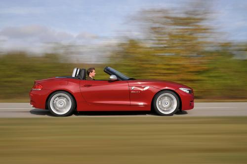 BMW Z4 sDrive35is (2011) - picture 9 of 20