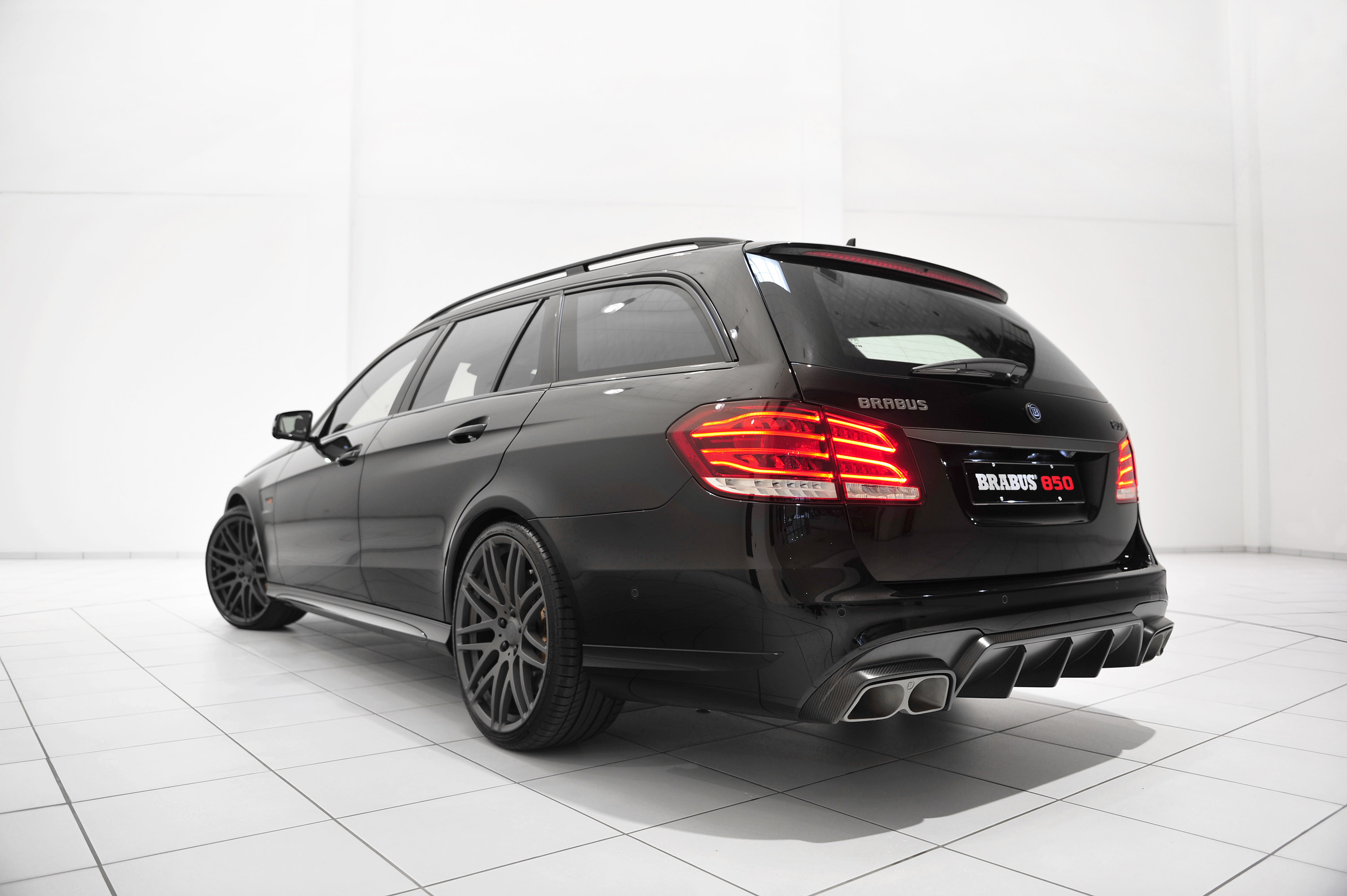 Brabus 850 6.0 Biturbo Mercedes-Benz E63 AMG