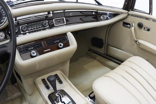 BRABUS Classic Mercedes-Benz 280 SE 3.5 Cabriolet W111 (2014) - picture 24 of 25