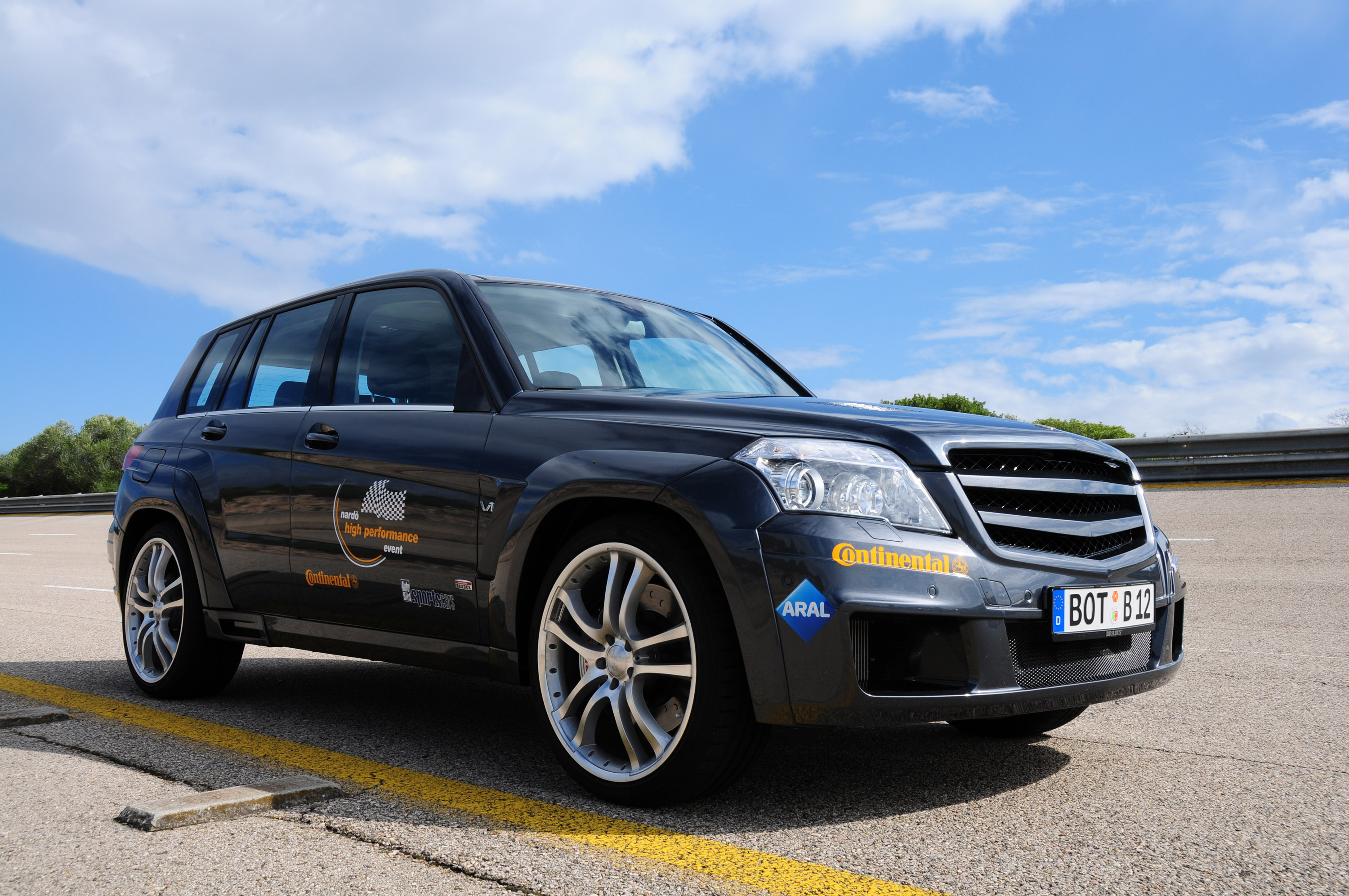 Brabus Mercedes-Benz GLK V12