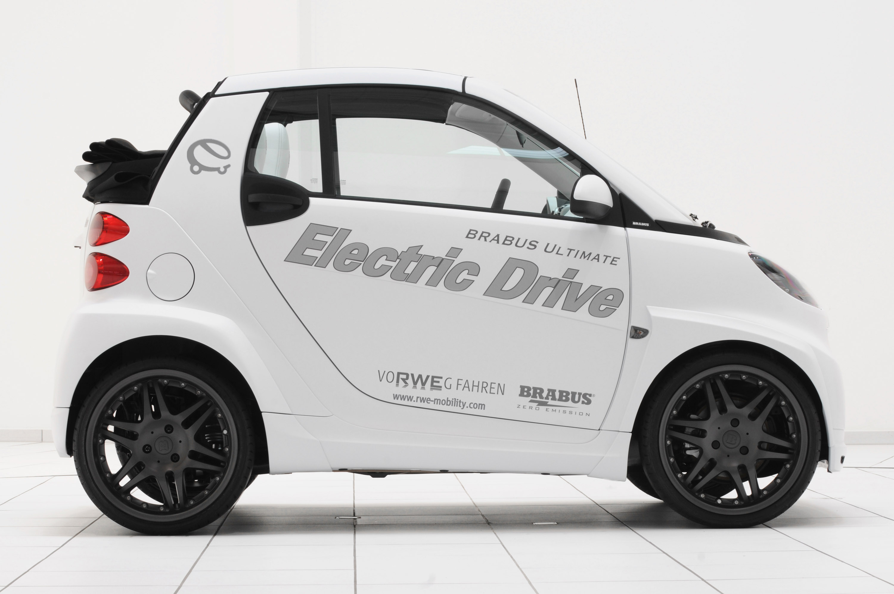 BRABUS ULTIMATE Electric Drive Smart ForTwo Convertible