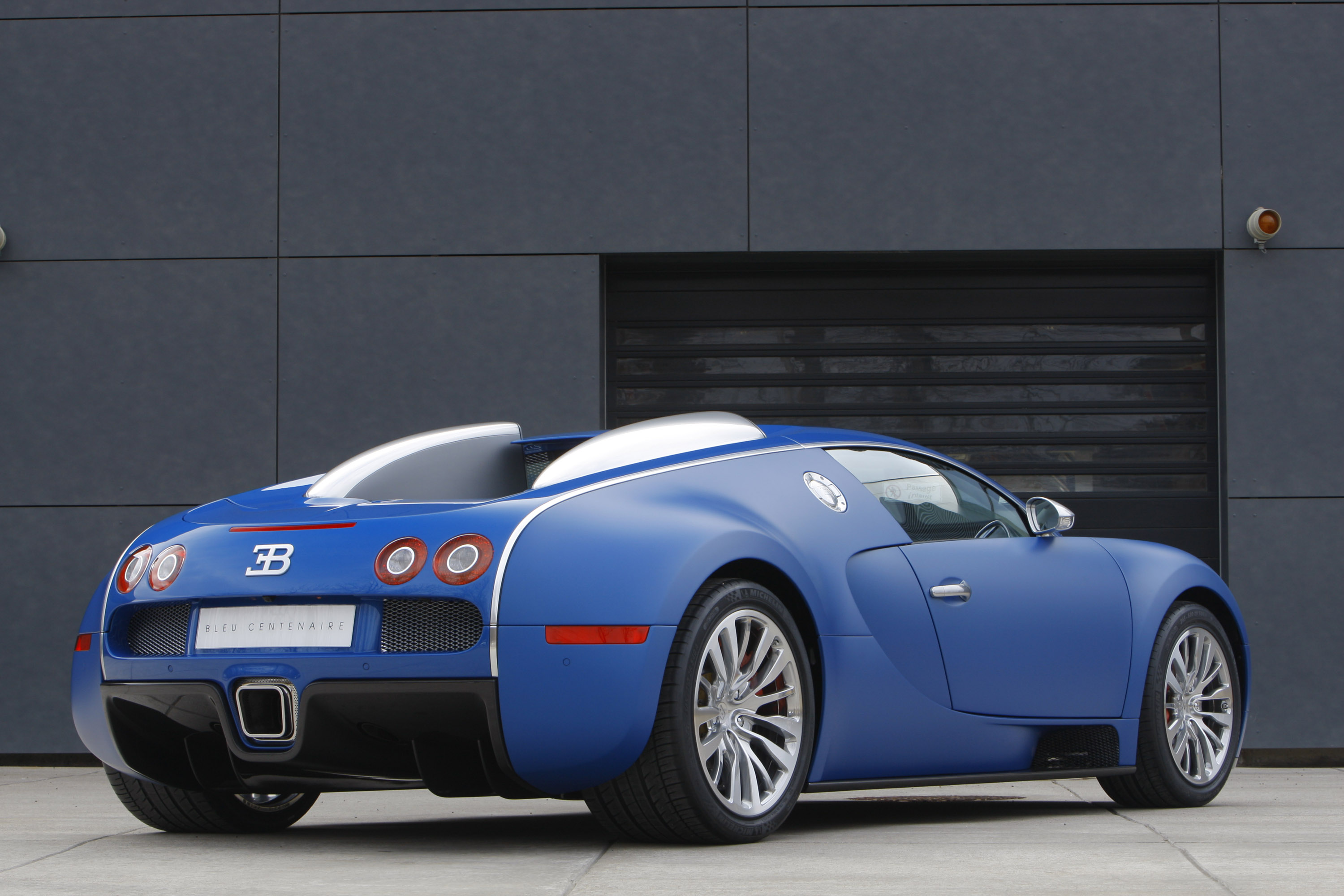 Картинка bugatti. Бугатти 1200000000. Bugatti Veyron 2005. Bugatti Veyron автомобили Bugatti. Bugatti Veyron 16.4 Grand Sport 2009.