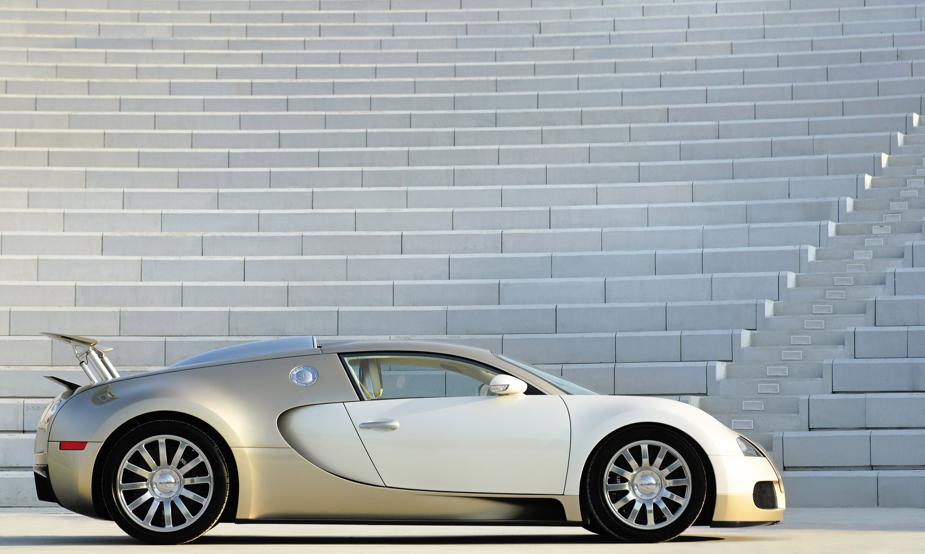 Bugatti Veyron Gold-colored