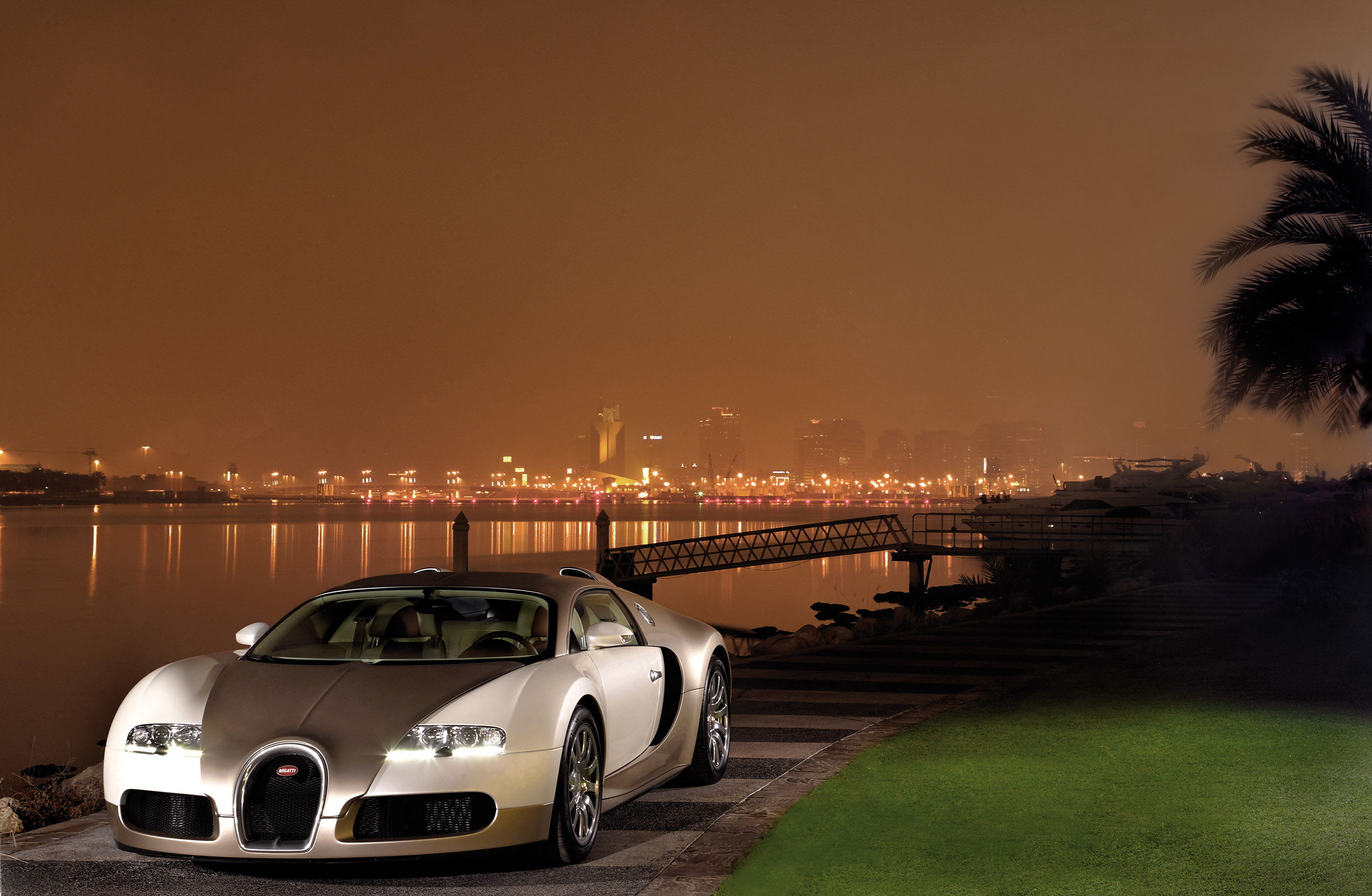 Bugatti Veyron Gold-colored