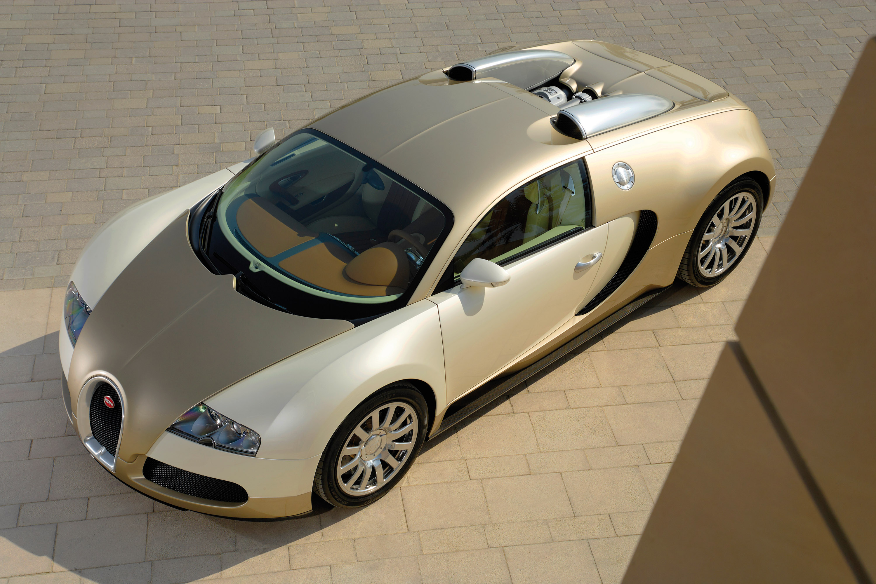 Bugatti Veyron Gold-colored