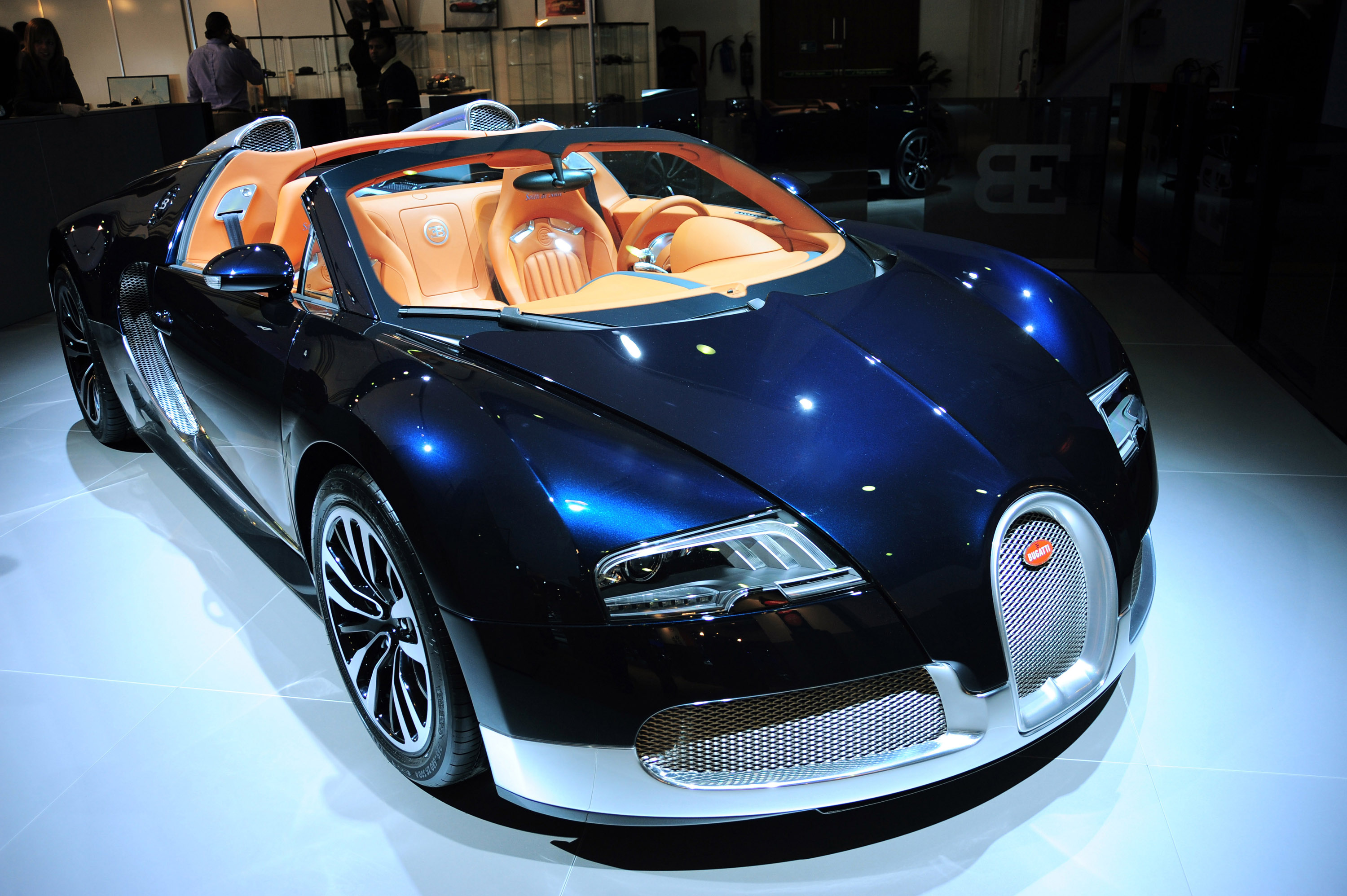 Новая bugatti