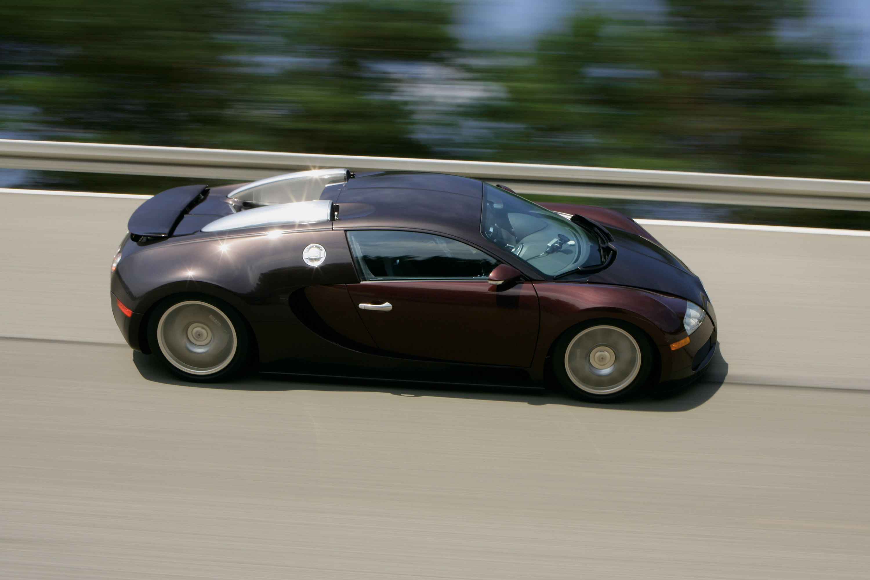 Bugatti Veyron on the track of the Targa Florio