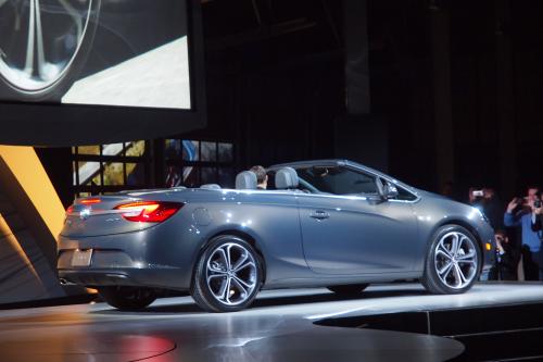 Buick Cascada Detroit (2015) - picture 8 of 9