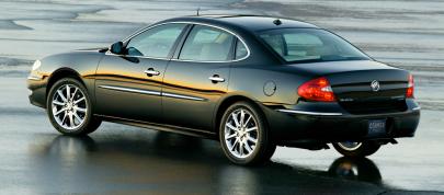 Buick LaCrosse CXS (2005) - picture 15 of 24