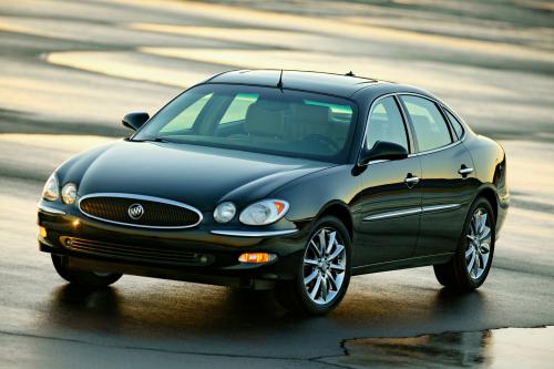 Buick LaCrosse CXS (2005) - picture 16 of 24