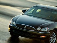 Buick LaCrosse CXS (2005) - picture 18 of 24