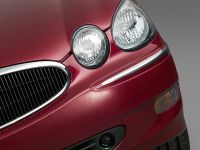 Buick LaCrosse CXS (2006) - picture 5 of 6