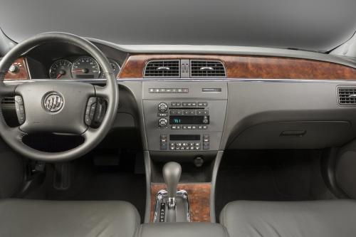 Buick LaCrosse CXS (2008) - picture 8 of 9