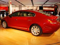 Buick LaCrosse Detroit (2009) - picture 3 of 17